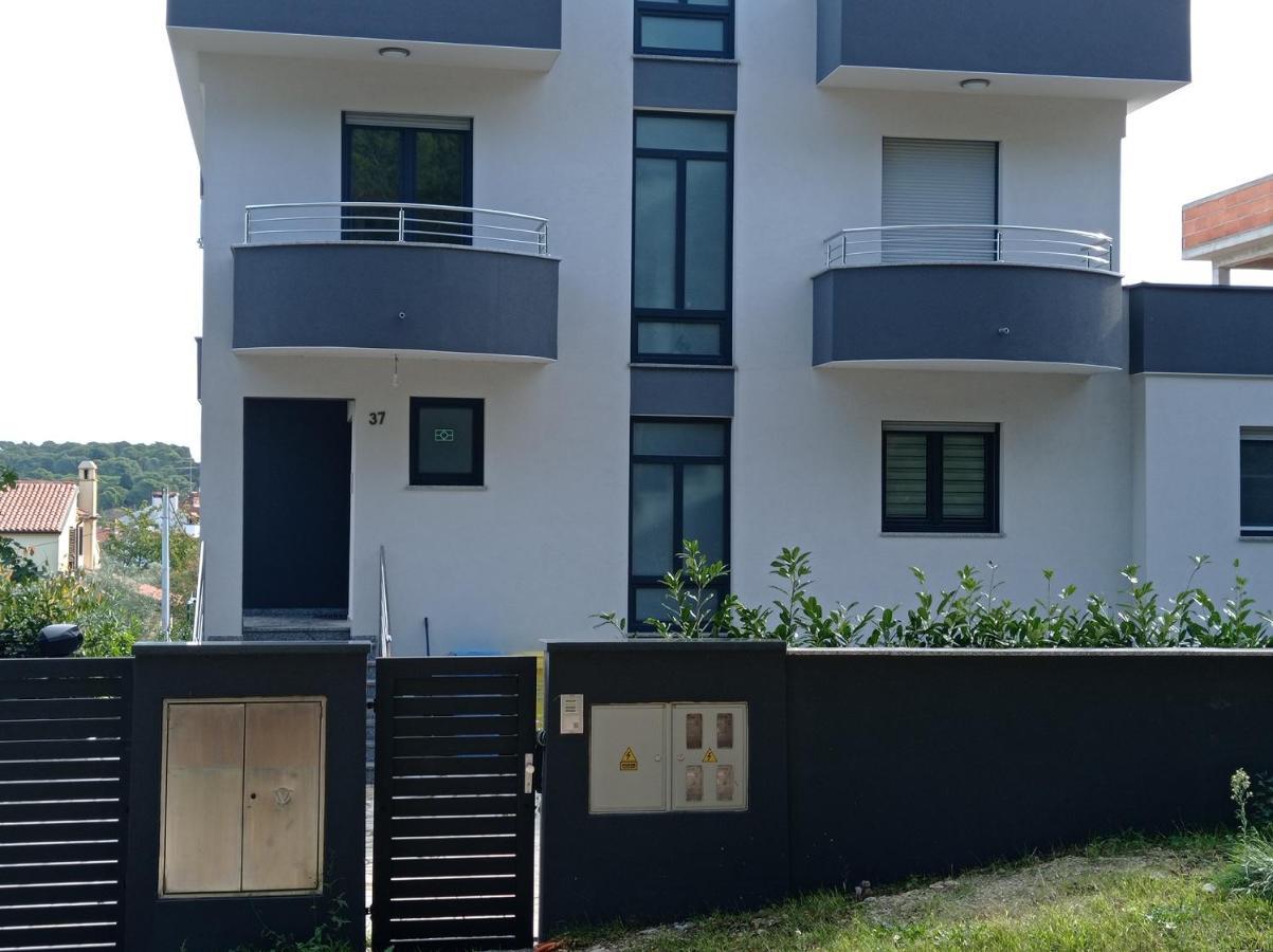 Studio Apartment With Pool Pula Ngoại thất bức ảnh