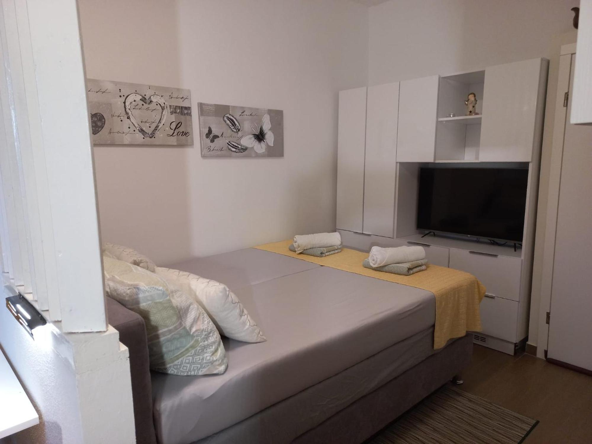 Studio Apartment With Pool Pula Ngoại thất bức ảnh