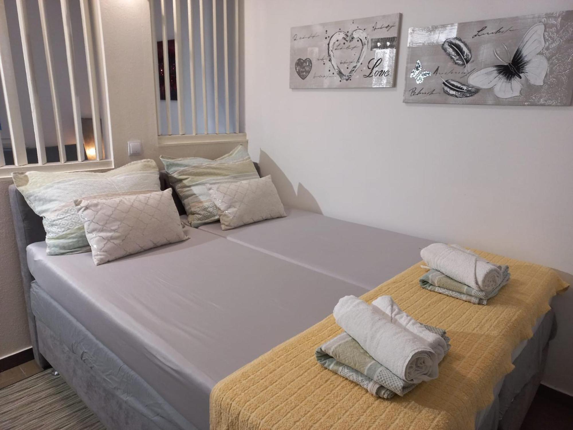 Studio Apartment With Pool Pula Ngoại thất bức ảnh