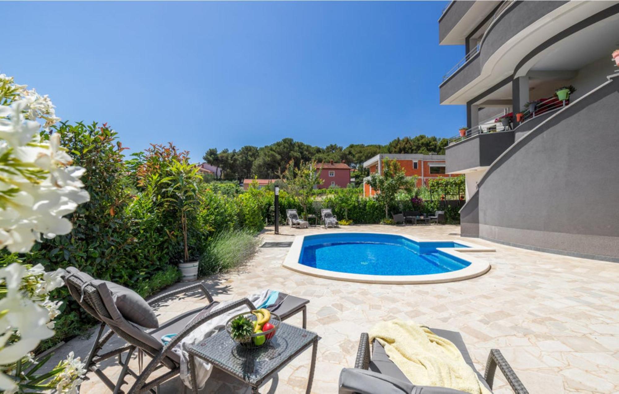 Studio Apartment With Pool Pula Ngoại thất bức ảnh